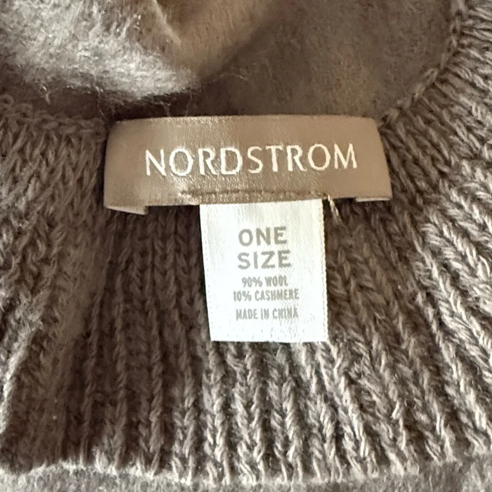 Chic Ruffled Gray Wrap - Picture 3 of 3